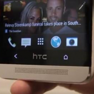 HTC Oneの操作ボタンは「戻る」「ホーム」の2つ