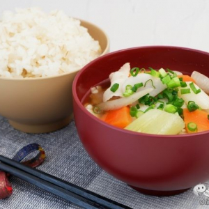 【キッチン】持っても熱くないのに、冷めない！『サーモス まほうびん食器』が便利でスタイリッシュ