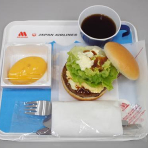 【JAL×モス】機内限定！自分でつくるバーガー「テリヤキたまご」を食べてみた！