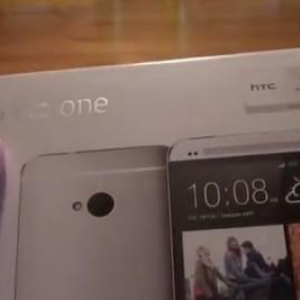 HTC Oneの開封映像が公開、製品箱のデザイン・形状が2012年モデルから変わる