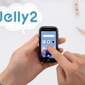 クレジットカードと同じサイズ？ 世界最小のAndroidスマホ「Jelly 2」が登場