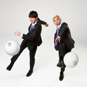 桜井和寿とGAKU-MCが新ユニット結成!　音楽とフットボールの融合イヴェント開催