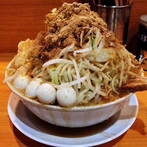 【話題】ラーメン二郎が苦悩 / 逆に「その時間は空いてるだろう」と思う人が集中して14時が大混雑