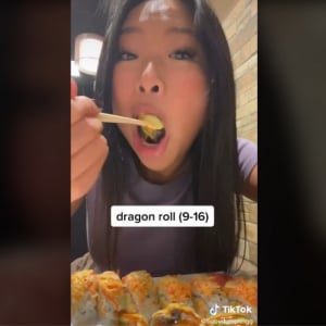 大食いすぎるアジア系アメリカ人女子大生 「彼女とのデートは割り勘でもキツイな」「お腹減ってきた」