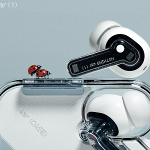 透明デザインでANC搭載の完全ワイヤレスイヤホン「ear(1)」が8月17日に発売へ