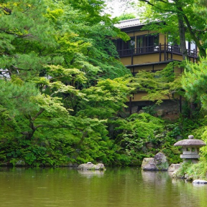 京都・円山公園に人気の路地裏カフェの新店「イクスカフェ祇園八坂」オープン