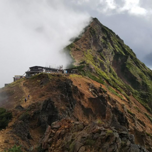 絶景と秘湯に出会う山旅（３２）赤岳鉱泉から八ヶ岳主峰の赤岳を目指す