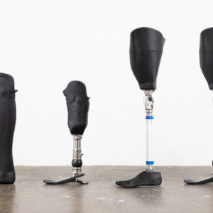 「3Dプリント義足」を約10分の1の価格でフィリピンで製造・販売するインスタリムとは