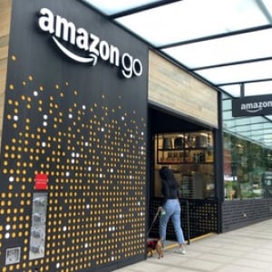 アメリカ・シアトル 無人コンビニ「Amazon Go」の今。レジ決済不要の利便性と課題