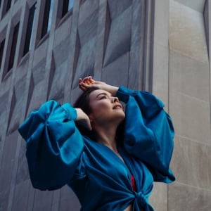 Mitski が新曲「Working for the Knife」をリリース。  同曲のMVも公開