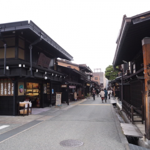 古民家カフェ、松坂牛＆寿司ランチ、酒蔵、春慶塗・・・飛騨高山の魅力に触れる町歩き【岐阜県】