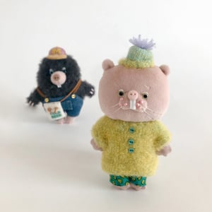 小さな小さな動物たちは、ハッピーに暮らすことにとっても貪欲。AKANE ISHIGA 個展「Let’s escape to Tiny Zoo」