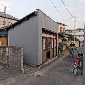 いながきの駄菓子屋探訪71有名アイドルも通った路地裏の店「飯田駄菓子店」