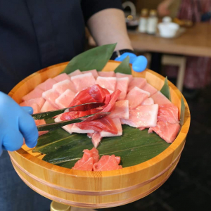 熱海駅前で魚介類三昧！最大級の「海鮮食堂＆刺身食べ放題専門店」を実食レポ