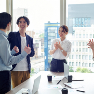 仕事の能力は「普通」でも職場で好かれる人の「すごい気づかい」