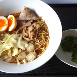 【ご当地ラーメン取り寄せ旅】旭川の銘店を踏襲した風來堂の「旭川中華そば」