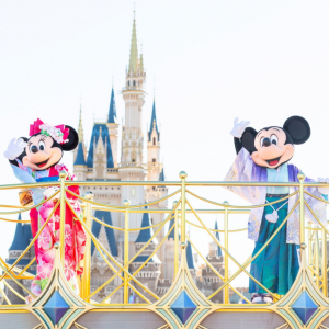 和服姿のミッキー＆ミニーが新年をお祝い！期間限定プログラム、東京ディズニーランドのお正月編・現地レポ