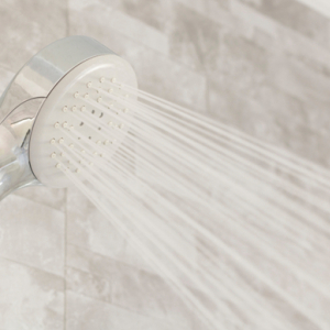 シャワーヘッドの汚れ放置は危険！自然派洗剤で掃除しよう