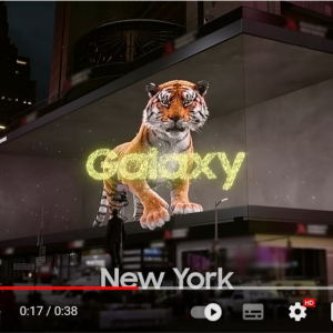 サムスン電子の3D広告はネコじゃなくてトラ 「今年の干支はトラだしね」「トラの習性と新製品の機能が関係ありそう」