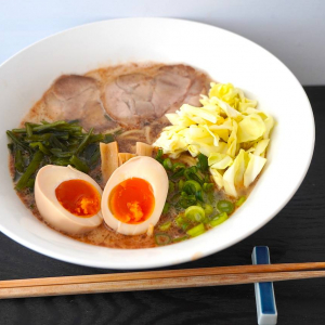 【ご当地ラーメン取り寄せ旅】熊本ラーメンの原点「桂花ラーメン」を味わう