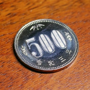 新500円硬貨が自販機で使えず不満の声続出「インド人に睨まれた」