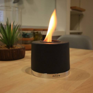 “室内たき火”でリラックス。家の中で手軽・安全にたき火が楽しめる「mfire」
