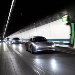 メルセデス・ベンツのコンセプトカー「Vision EQXX」がフル充電で1000キロ走行達成！