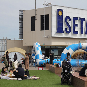 百貨店、閉店ラッシュで奮起。鳥取大丸と伊勢丹浦和店、地元民デイリー使いの“たまり場”へ