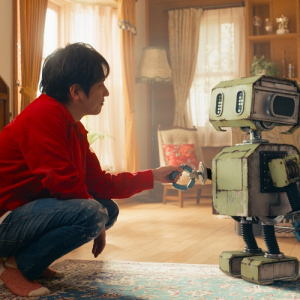 へっぽこロボットが可愛すぎ！二宮和也主演映画『TANG タング』本予告解禁「男性、女性問わずに可愛らしいと感じてくれると思います」