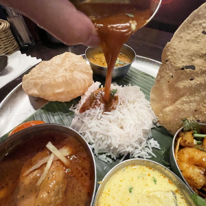 インド人の『日本の最強インド料理店リスト』最上位に載ってる『ダバインディア』でカレー食ってみた