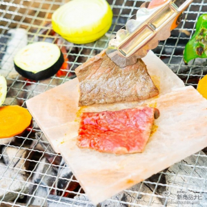 みんな知ってる!? ピンクの『ヒマラヤ岩塩プレート』に乗せて焼くだけで、BBQのお肉がもっっっと美味しくなるらしい！