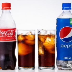 【コーラ比較】『コカ・コーラ』vs『ペプシコーラ』。その違いを飲んで確認！