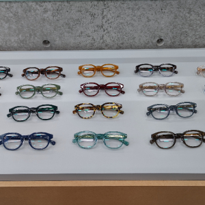 JINSが定番メガネ「JINS CLASSIC」を刷新　全166種から自分に似合うメガネを見つかるメソッドを体験してみた
