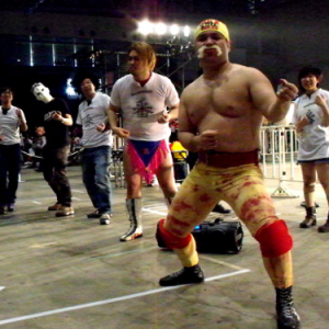 『ニコニコ超会議２』にも負け組が…！DDTプロレス、『ハルク・ホーガン体操』で大やけど