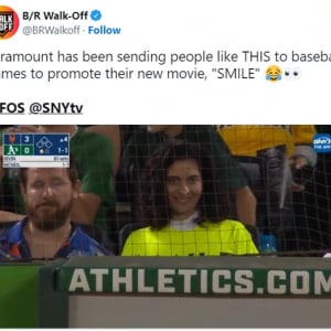 MLBの試合で目撃された不気味な笑顔の人たちはホラー映画の宣伝だった