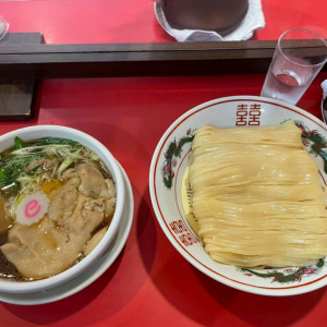 滑らかでツヤツヤの麺　つけそばに豚足トッピングで至高の大阪・西長堀「カドヤ食堂 総本店」