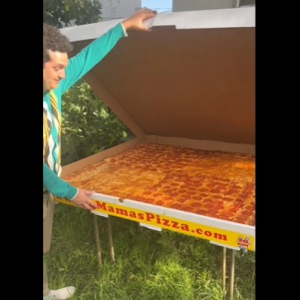 「The bigger the better.（大きいに越したことはない）」というフレーズを体現したアメリカの巨大ピザ