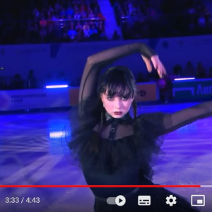 ロシア人フィギュアスケーターが披露した『ウェンズデー』ダンスがいろんな意味で話題 「羽生結弦にもやって欲しい」「プーチン支持者じゃないか」