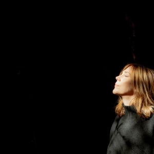 「愛を見つけるためには、孤独な時間が必要だと思う」Interview with Beth Orton about “Weather Alive”