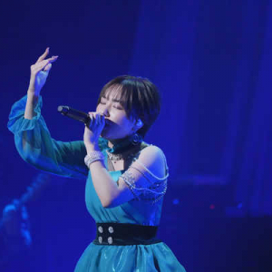 富田美憂、2ndライブでデビュー曲「Present Moment」など全18曲を披露