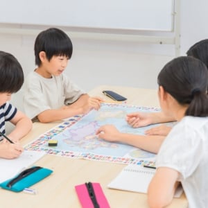 小学生までの自己肯定感がその後の人生に及ぼす影響とは