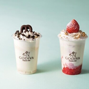 GODIVA caféに春のドリンクが登場。いちごショート、Kiriとコラボしたチーズケーキ、どっちにする？