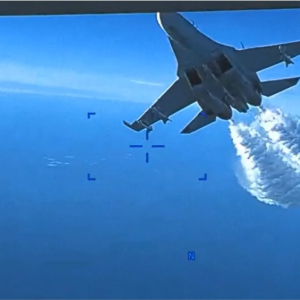米国防総省が米軍無人偵察機とロシア軍戦闘機の衝突映像を公開