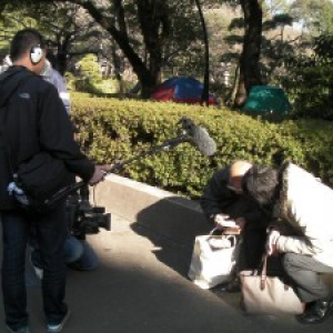 派遣村が日比谷公園から撤退 ～説明を受ける村人たち～