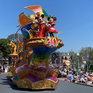 40周年の“東京ディズニーランド”はかわいいの大渋滞。フードにショー、押さえておきたい見どころをチェック！