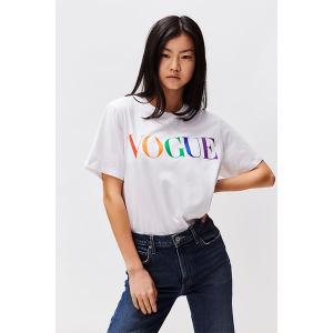 さすが世界のファッション誌！『VOGUE』定番Tシャツの新色も洗練感がすごい。人気の3デザインも再入荷中