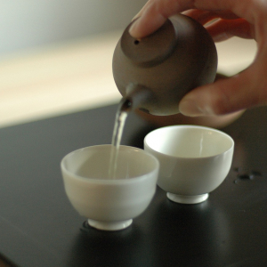 コップや湯呑み、水筒で気になる「茶渋」の取り方は？茶渋はどうして発生するの？？