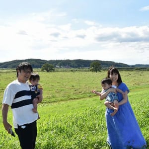 育休中の夫婦、0歳双子と北海道プチ移住！ 移住体験住宅は畑付き、スーパー代わりの産直が充実。豊頃町の暮らしをレポート