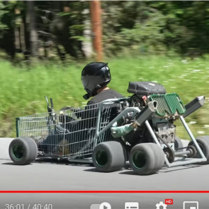 “世界最速”ショッピングカートの自作動画 「マフラーとか滅茶苦茶マリオカート」「すごいスピード出てるな」