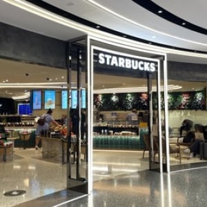 カタール「スターバックス」空港編。乗継でも“中東限定”グッズとレア体験！